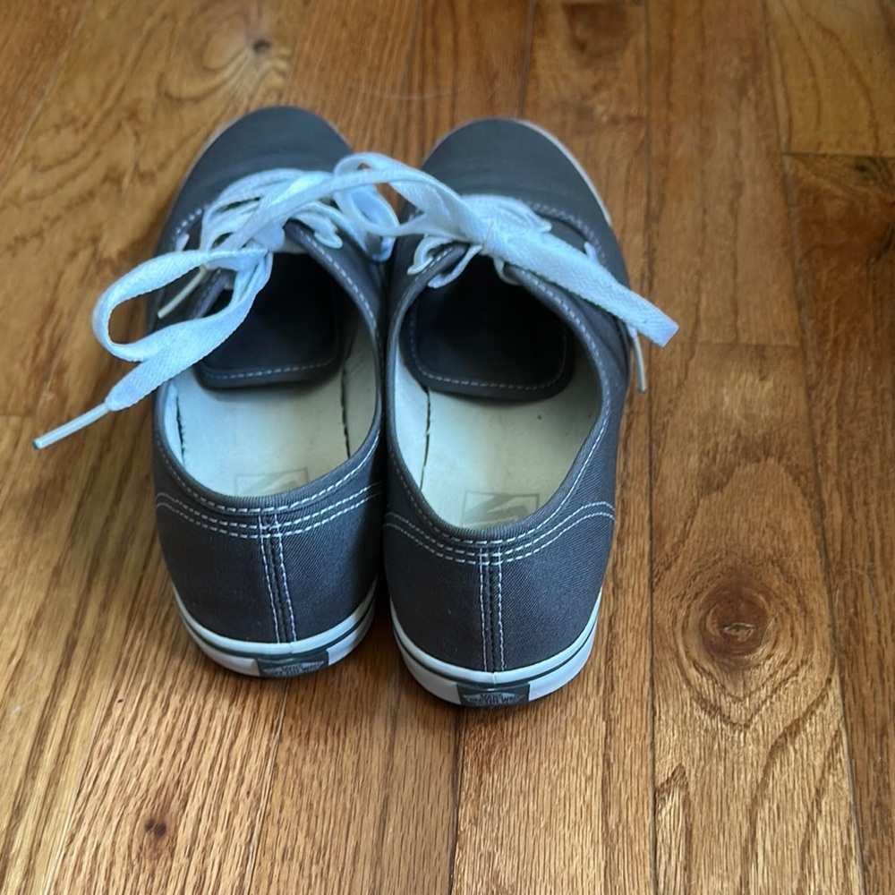 Unisex Vans Grey Canvas Shoes with White Accents Men’s Size 6.5 Women’s Size 8 - Picture 2 of 6